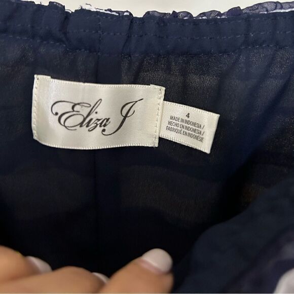 Eliza J Striped Maxi Dress - Picture 5 of 11